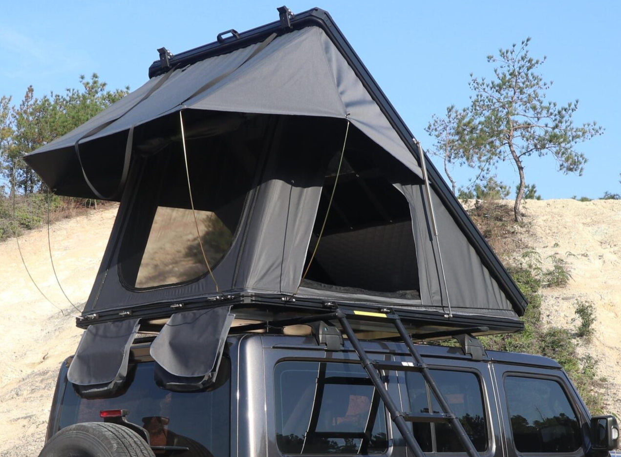 Slim Line AT22 Hard shell roof tent